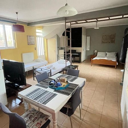 Patras - Independent Studio In Quiet Area Eksteriør bilde